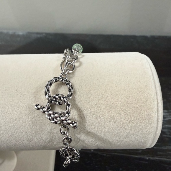 Swarovski Green Crystal Silver Tone Chain Bracelet with Toggle Closure - Picture 5 of 5